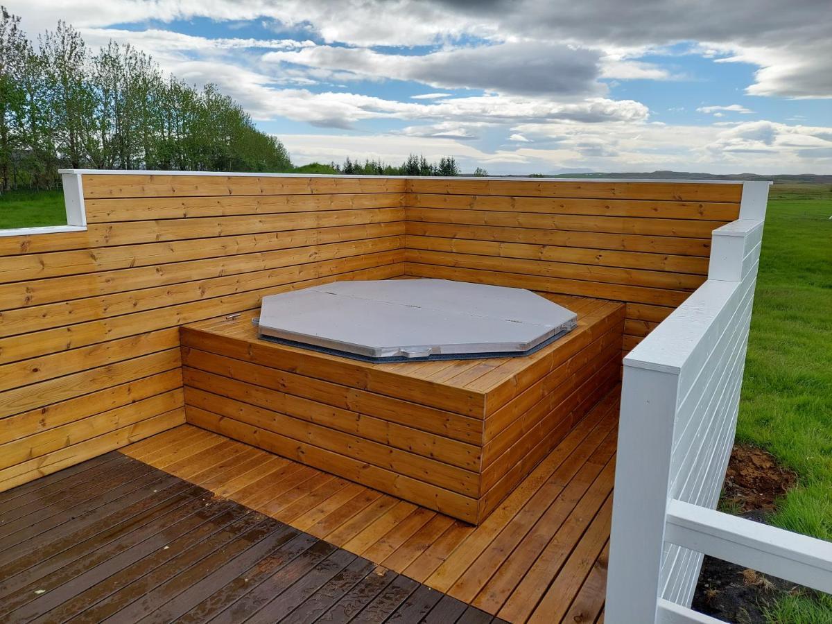 Iceland Inn Lodge, Entire Place With Hot Tub. Селфос Екстериор снимка